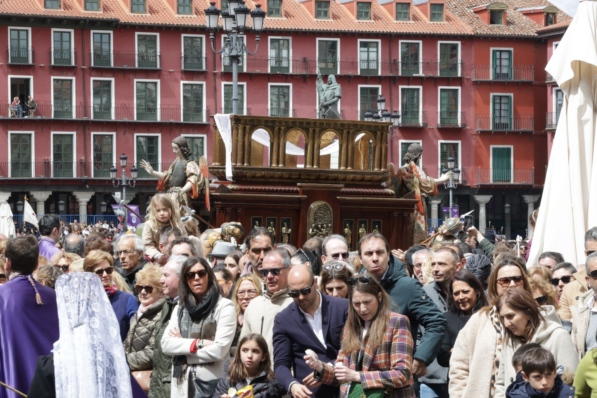 La Misa Pascual y el Encuentro de Jesús Resucitado con la Virgen de la Alegría en Valladolid