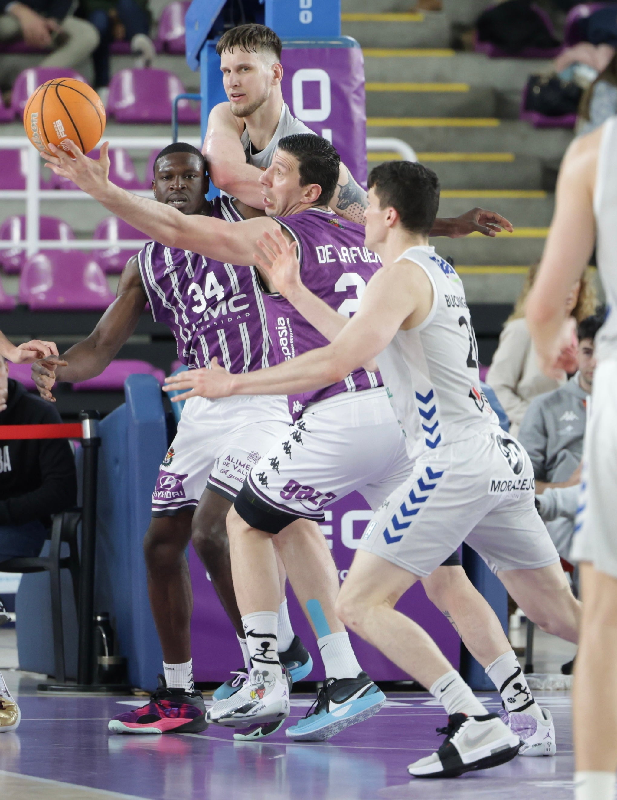 Las imágenes de la espectacular remontada del Real Valladolid Baloncesto contra el Zamora