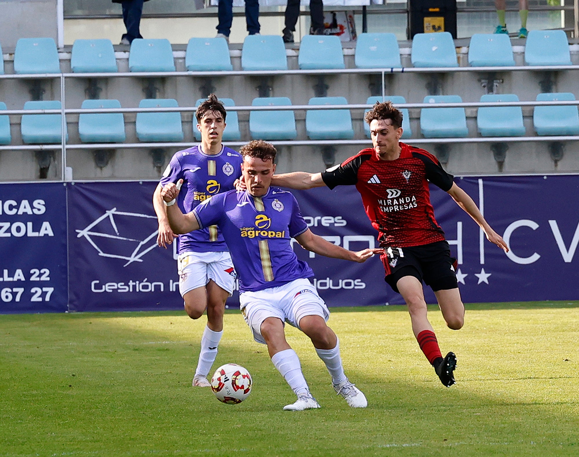 El Palencia Cristo no tuvo suerte ante el Mirandés B