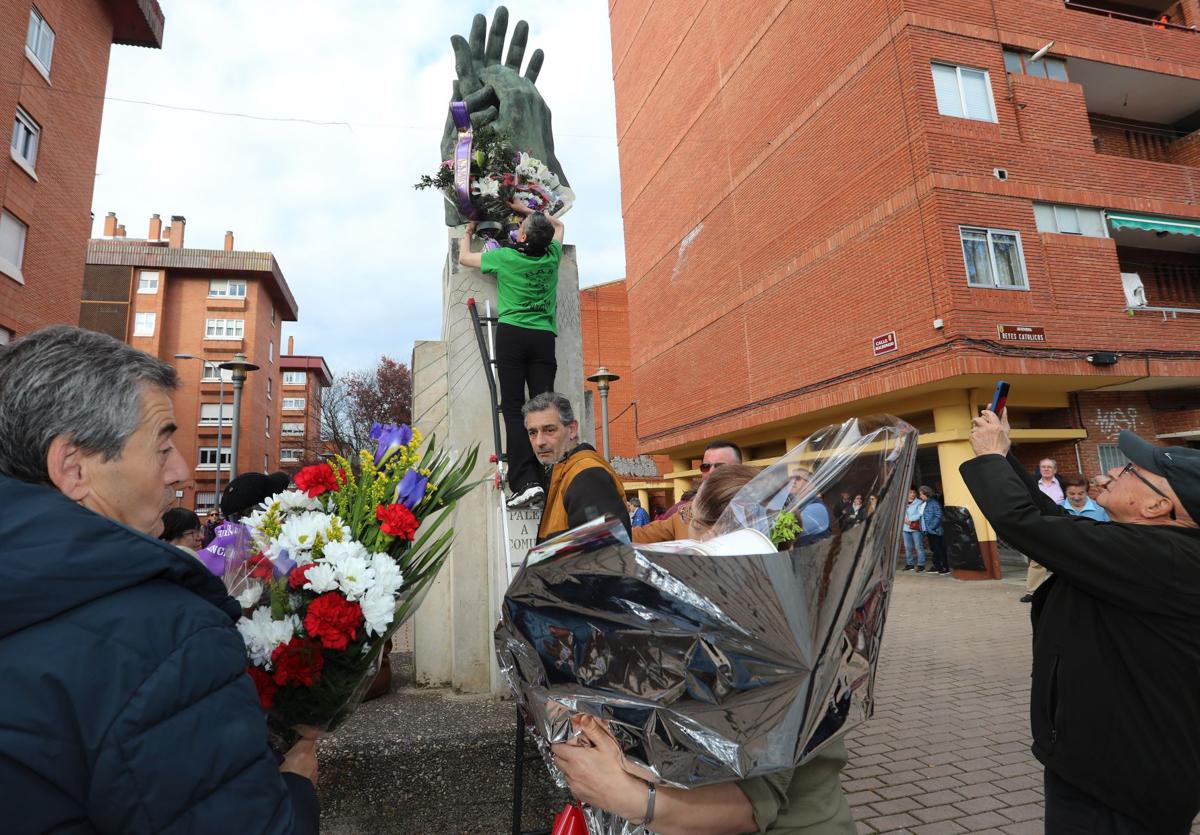 Ofrenda floral a los comuneros, esta tarde en Pan y Guindas.