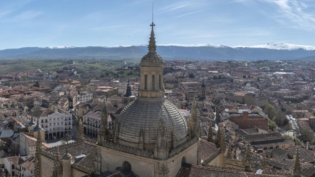 Panorámica desde la cara sur de la torre.