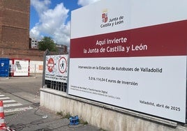 Cartel que anuncia el inicio de las obras en la estación de autobuses de Valladolid.
