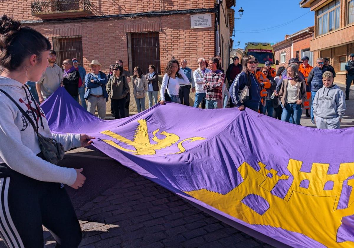 Desfile de la bandera comunera en Villalar.