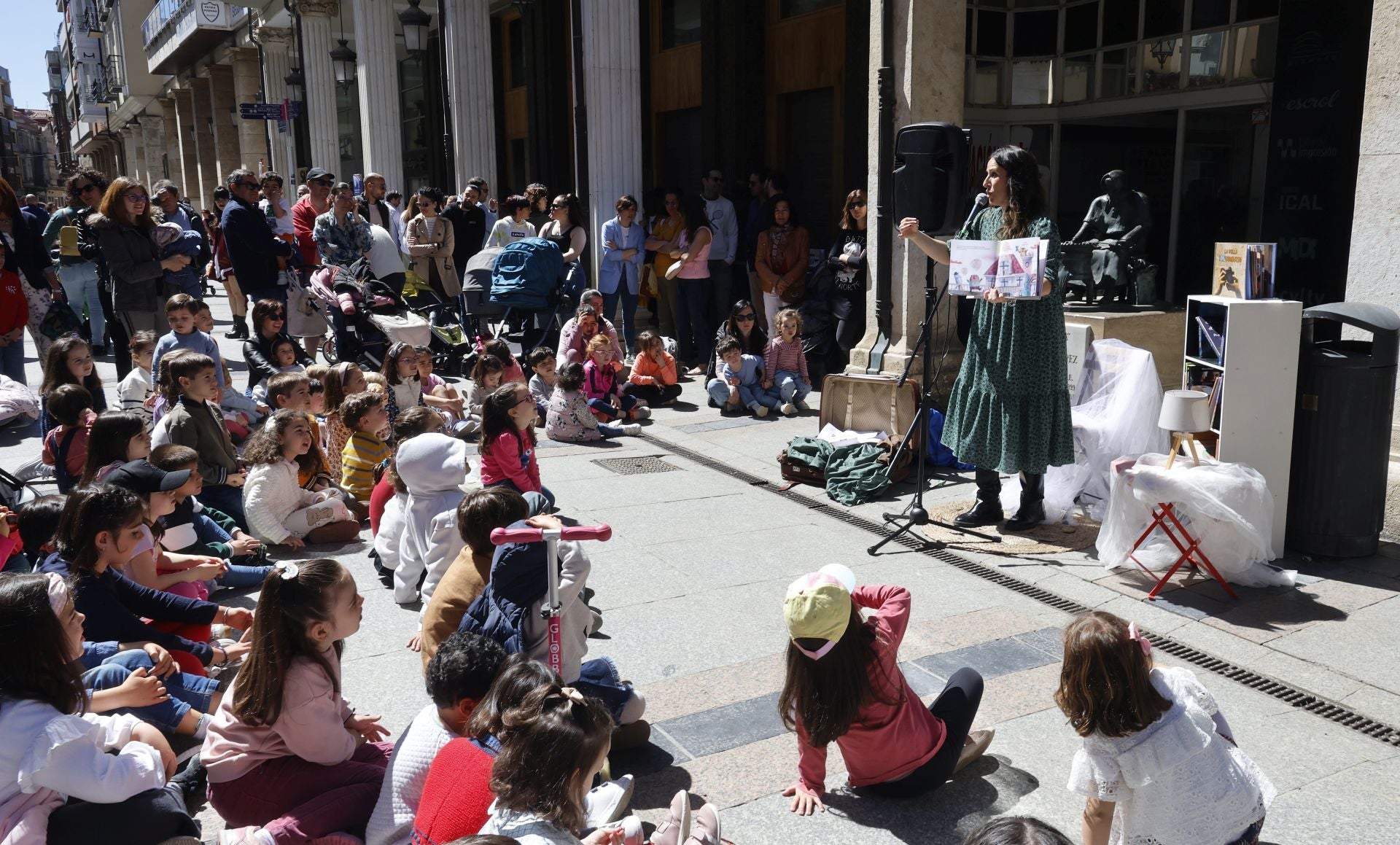 Los libros toman la Calle Mayor de Palencia
