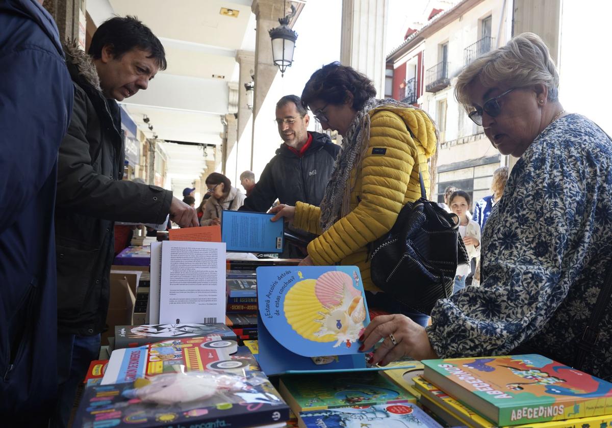 Los libros toman la Calle Mayor de Palencia