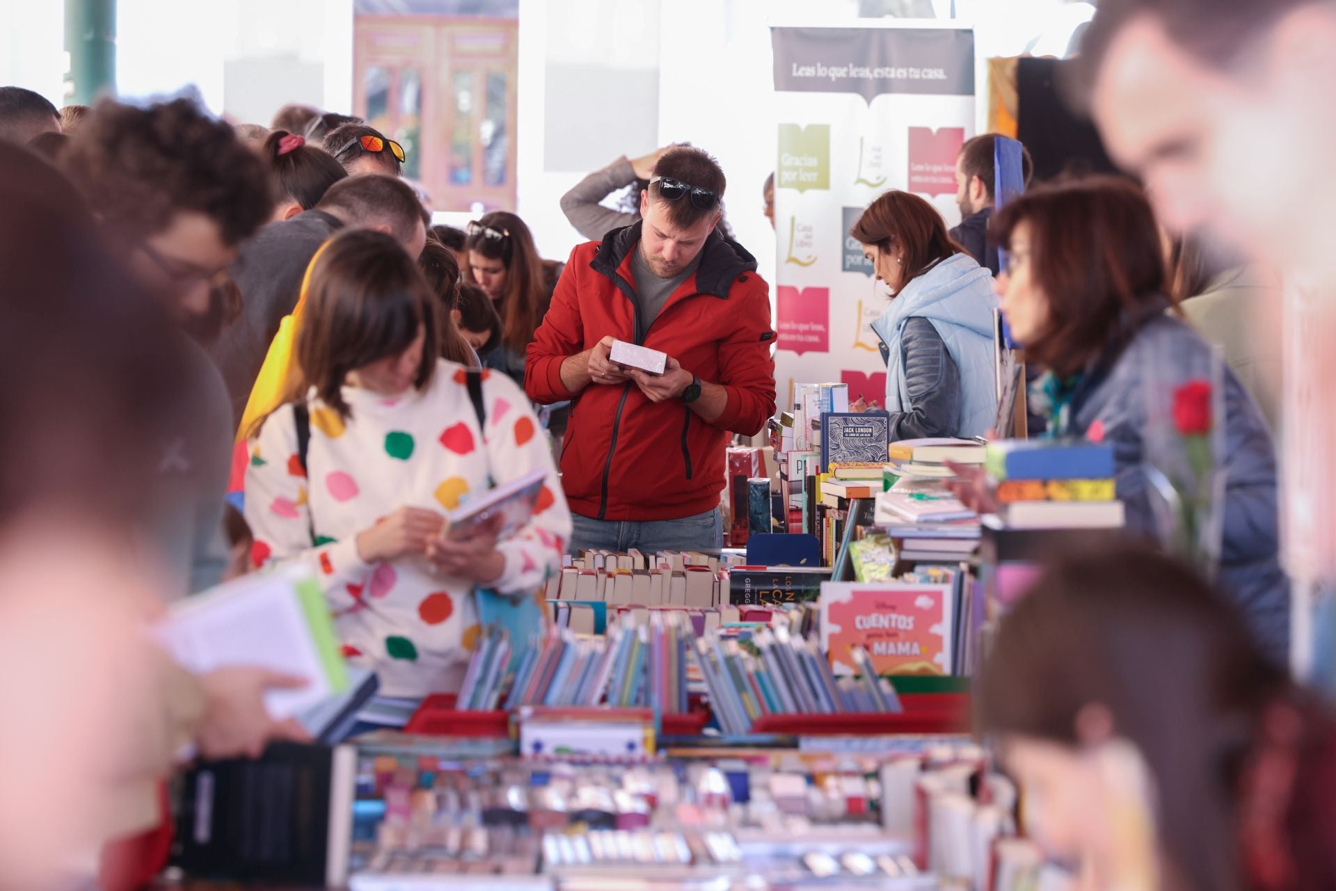 Día del Libro en la Plaza de España de Valladolid.