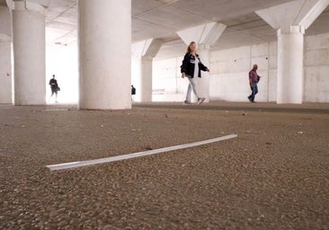 El paso peatonal de Panaderos se queda sin la iluminación led