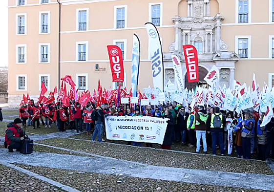 Concentración organizada por los cinco sindicatos de la Mesa Sectorial en pasado mes de enero en Valladolid para reclamar mejoras salariales.