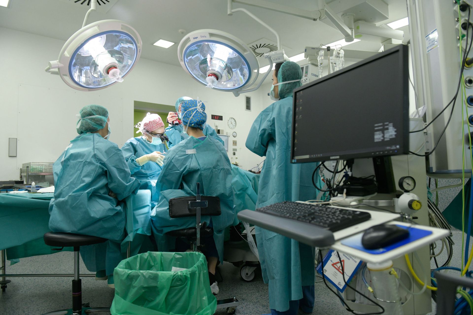 Quirófanos a distinta velocidad: cara y cruz de las listas de espera sanitarias