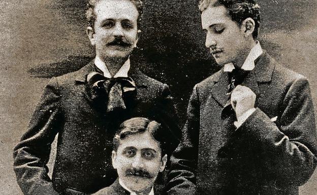 Proust con Robert de Flers y Lucien Daudet, foto que no gustó a su madre.