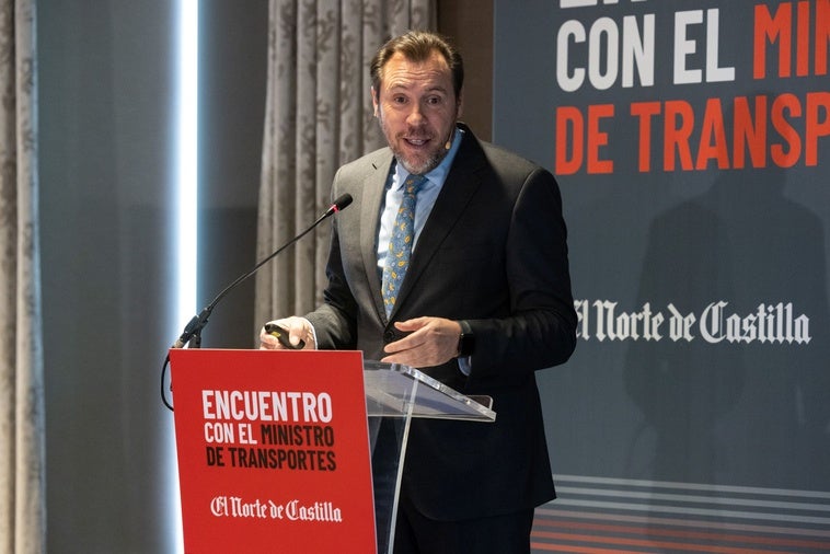 El ministro de Transportes y Movilidad Sostenible, Óscar Puente, durante su presentación inicial en el desayuno informativo de El Norte de Castilla.