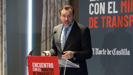 El ministro de Transportes y Movilidad Sostenible, Óscar Puente, durante su presentación inicial en el desayuno informativo de El Norte de Castilla.