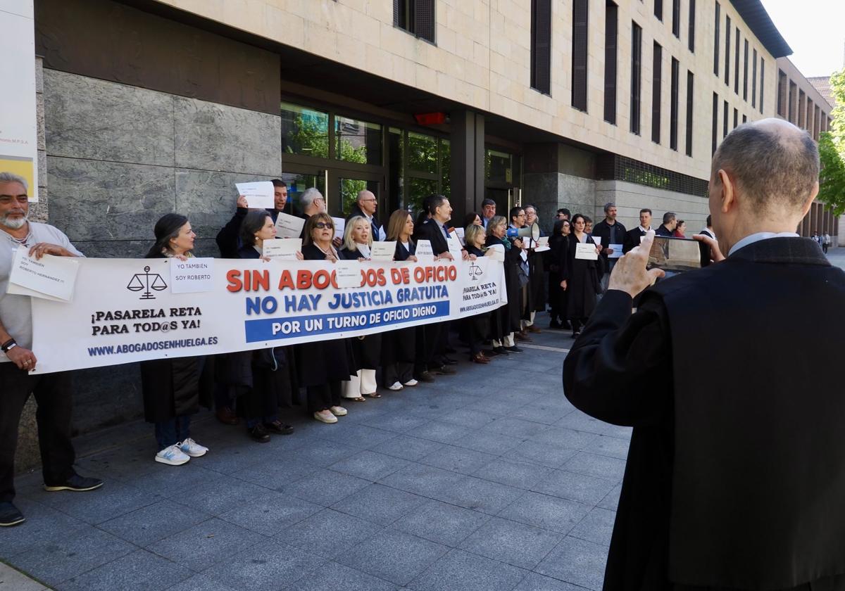 El abogado de oficio investigado por desobediencia: «Si la huelga fuera ilegal, no la haría»
