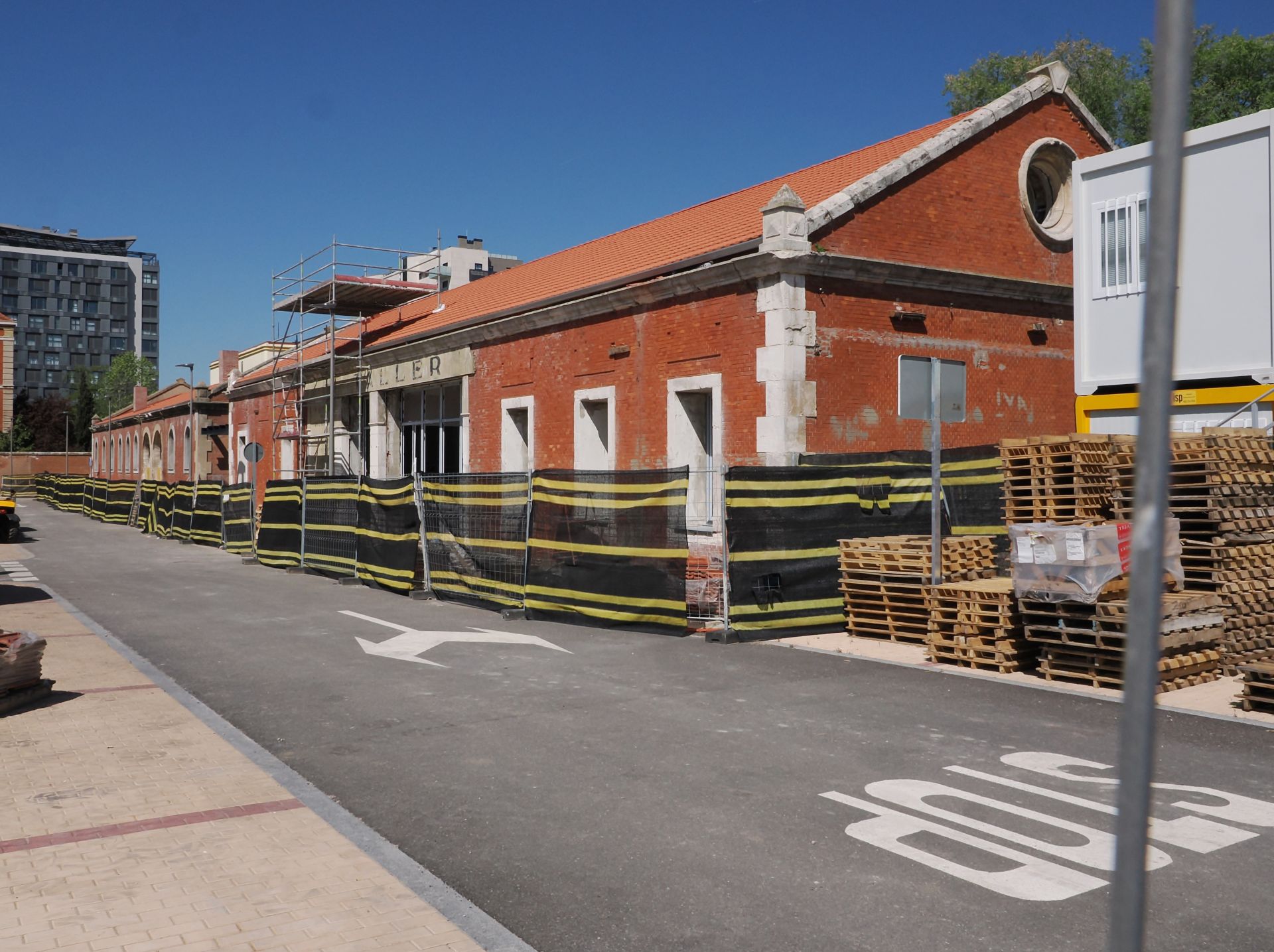 Obras en el Paseo de Arco de Ladrillo de Valladolid para construir pisos para jóvenes