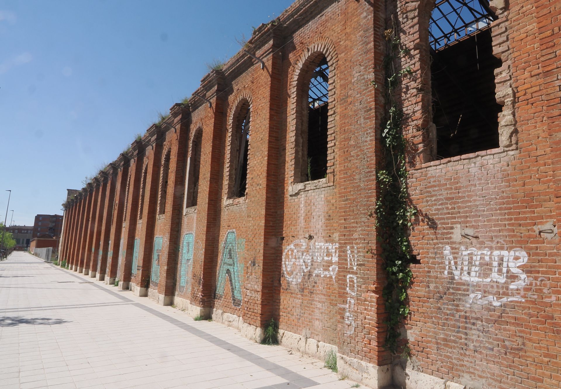 Obras en el Paseo de Arco de Ladrillo de Valladolid para construir pisos para jóvenes
