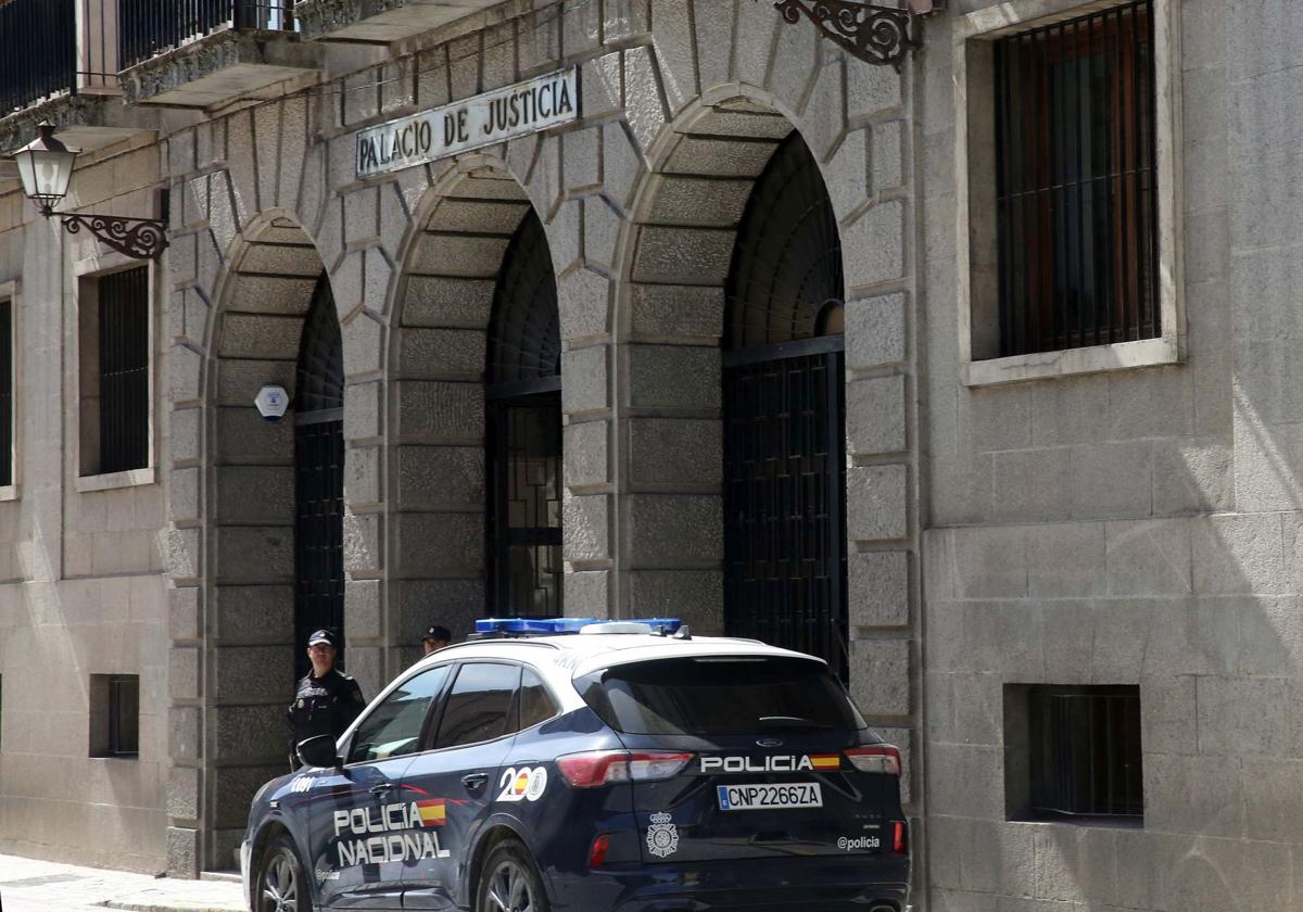 Condenado por fingir ser un repartidor para engañar y agredir a su expareja
