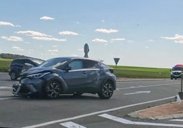 Uno de los vehículos implicados en el choque ocurrido este sábado en la CL-603.