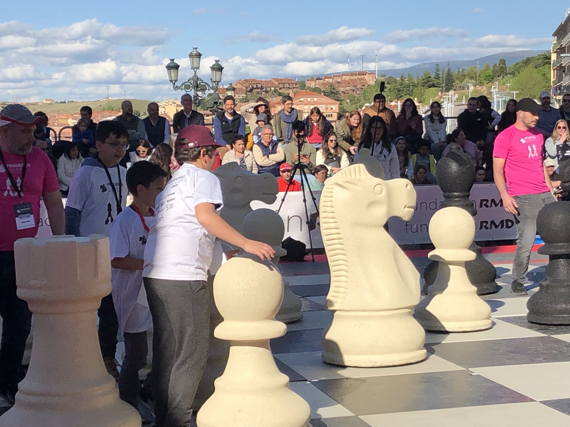 El torneo de ajedrez junto al Acueducto, en imágenes