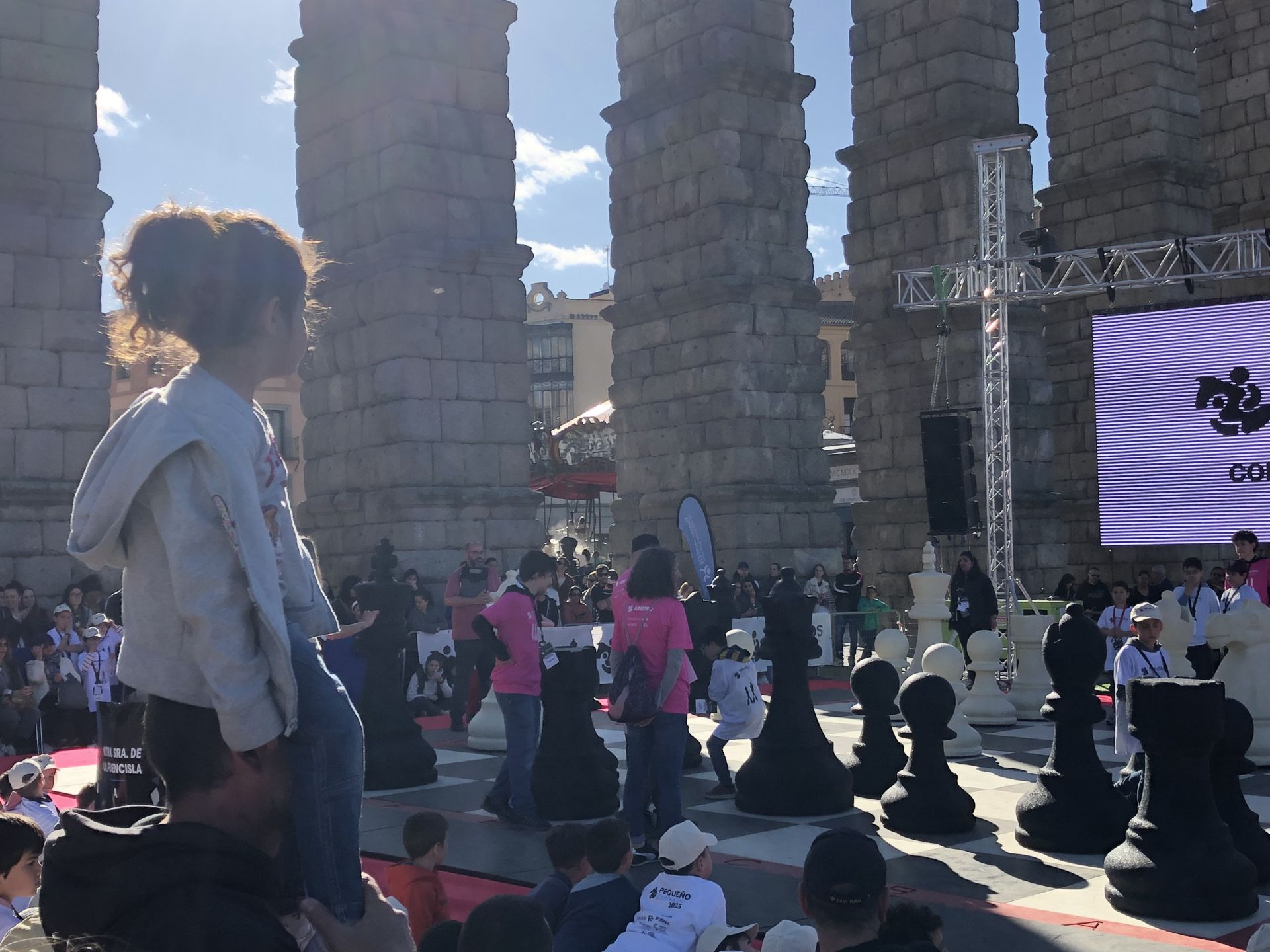 El torneo de ajedrez junto al Acueducto, en imágenes