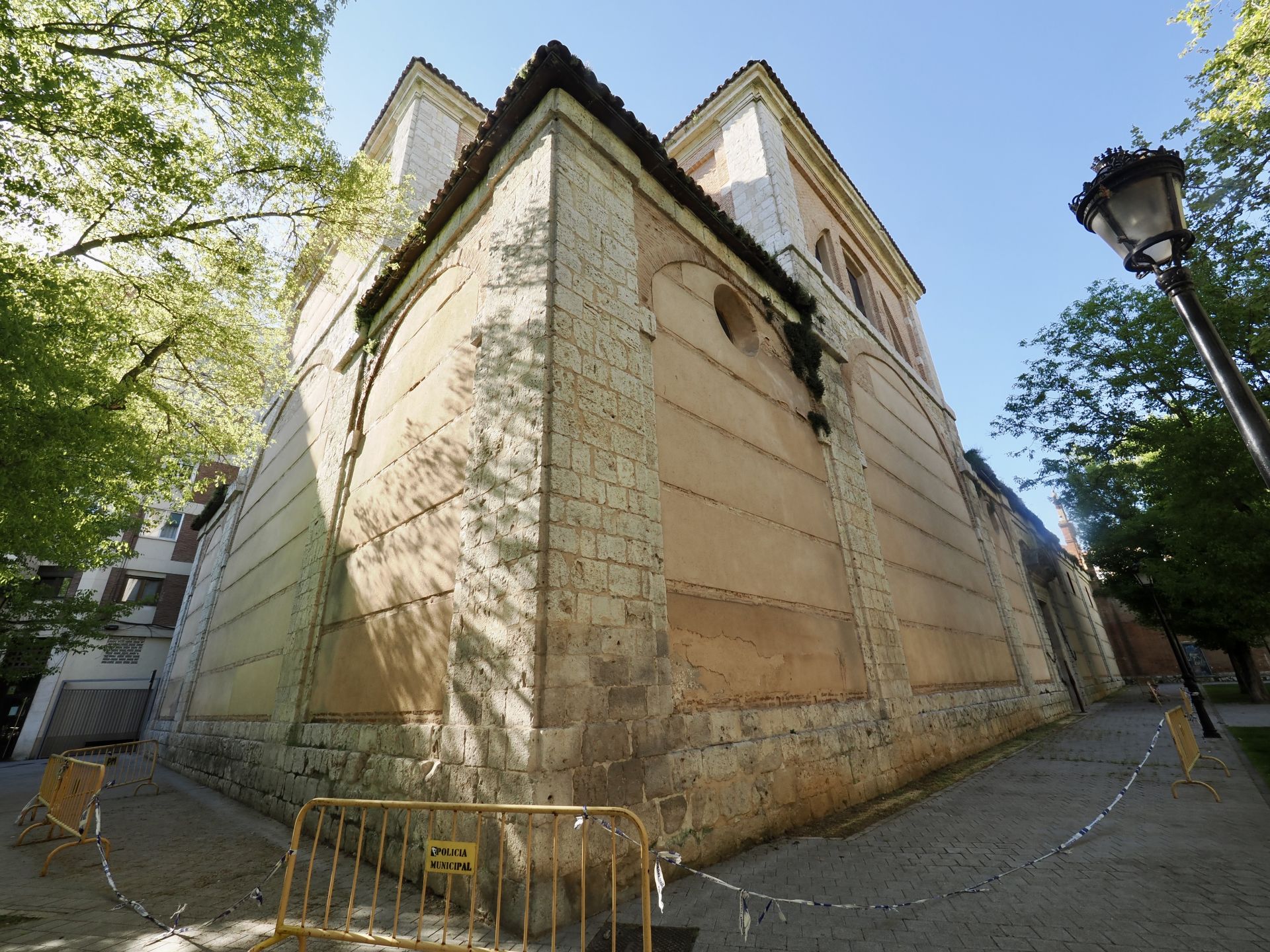 Estado de la cubierta y del entorno del Monasterio de las Huelgas