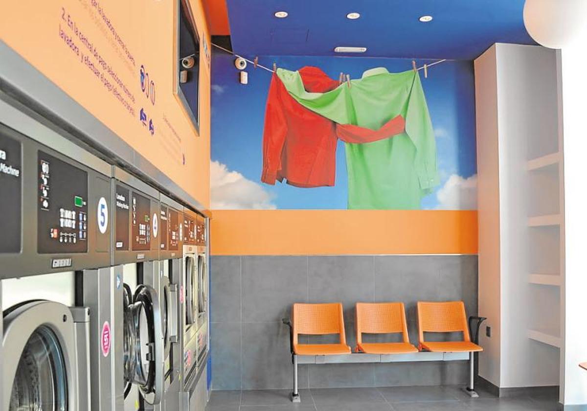 Lavadoras y las secadoras a disposición de los clientes