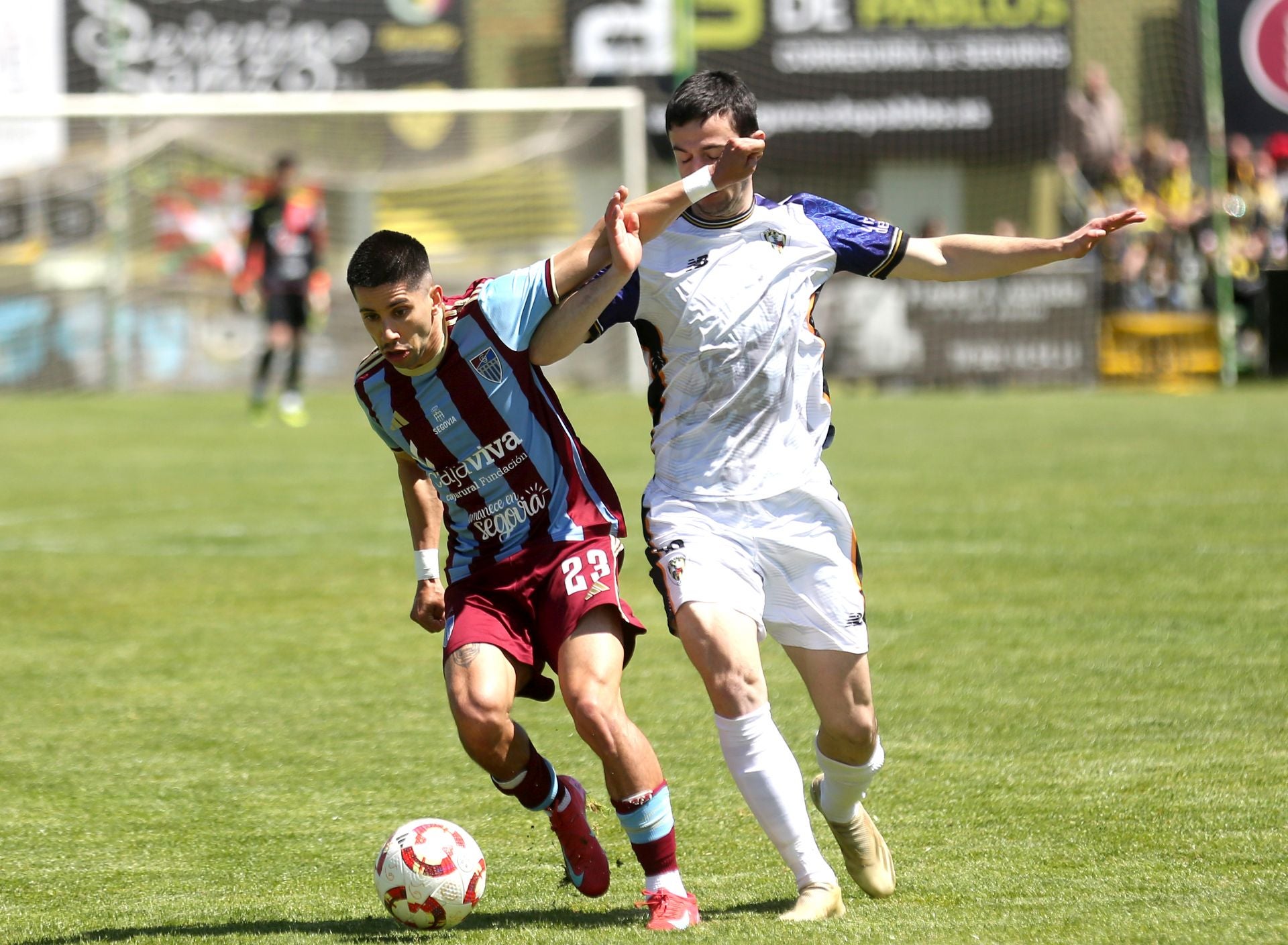 Fotos del partido entre la Segoviana y el Barakaldo