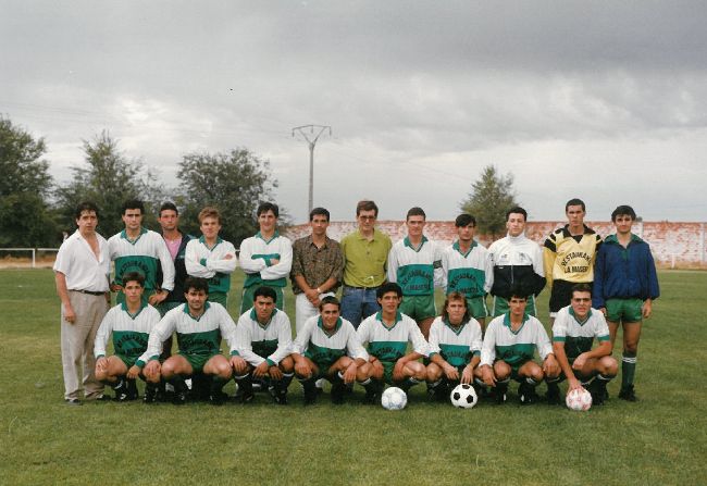 Imagen del equipo del CD Olmedo en 1991.