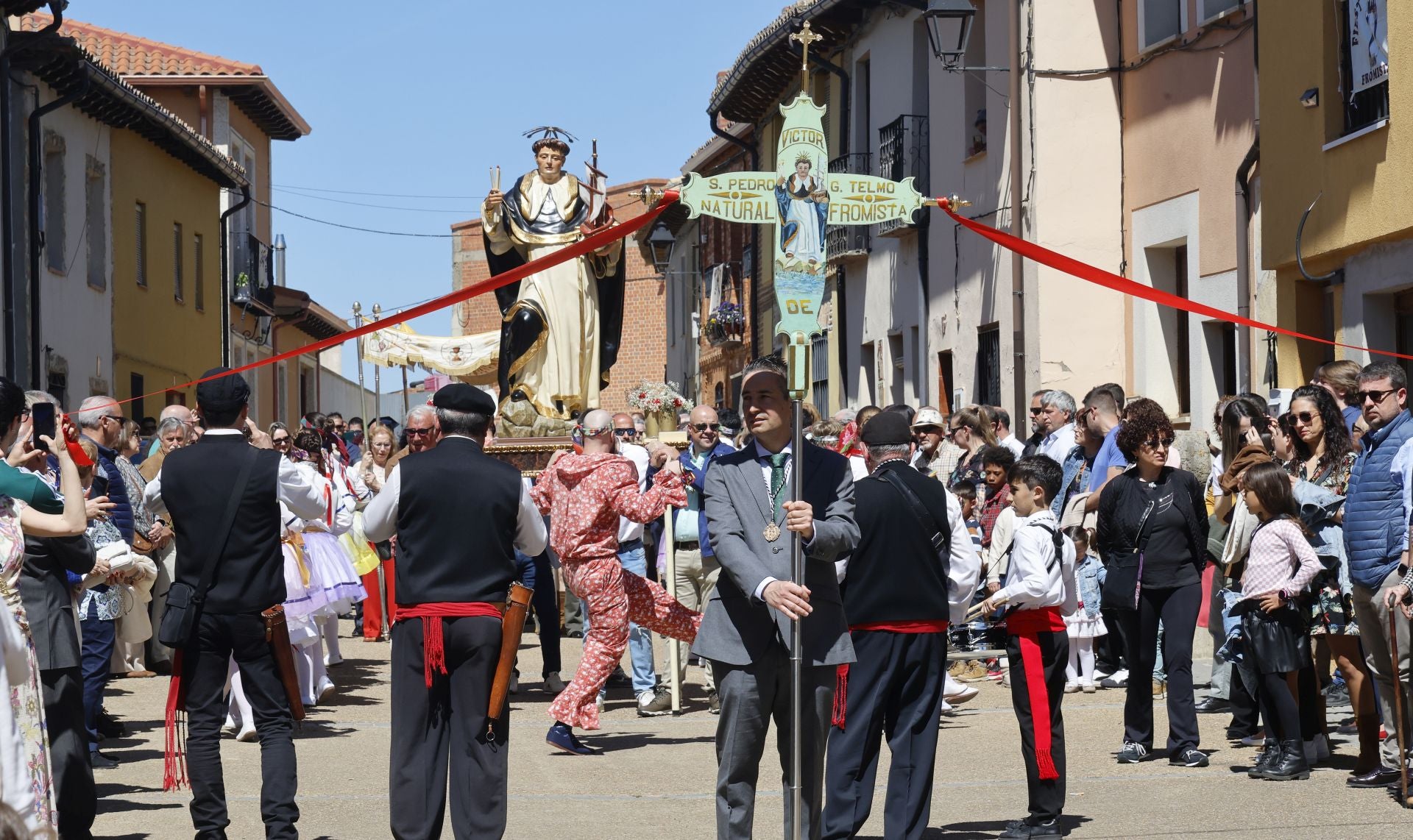 Frómista vibra con la procesión por San Telmo