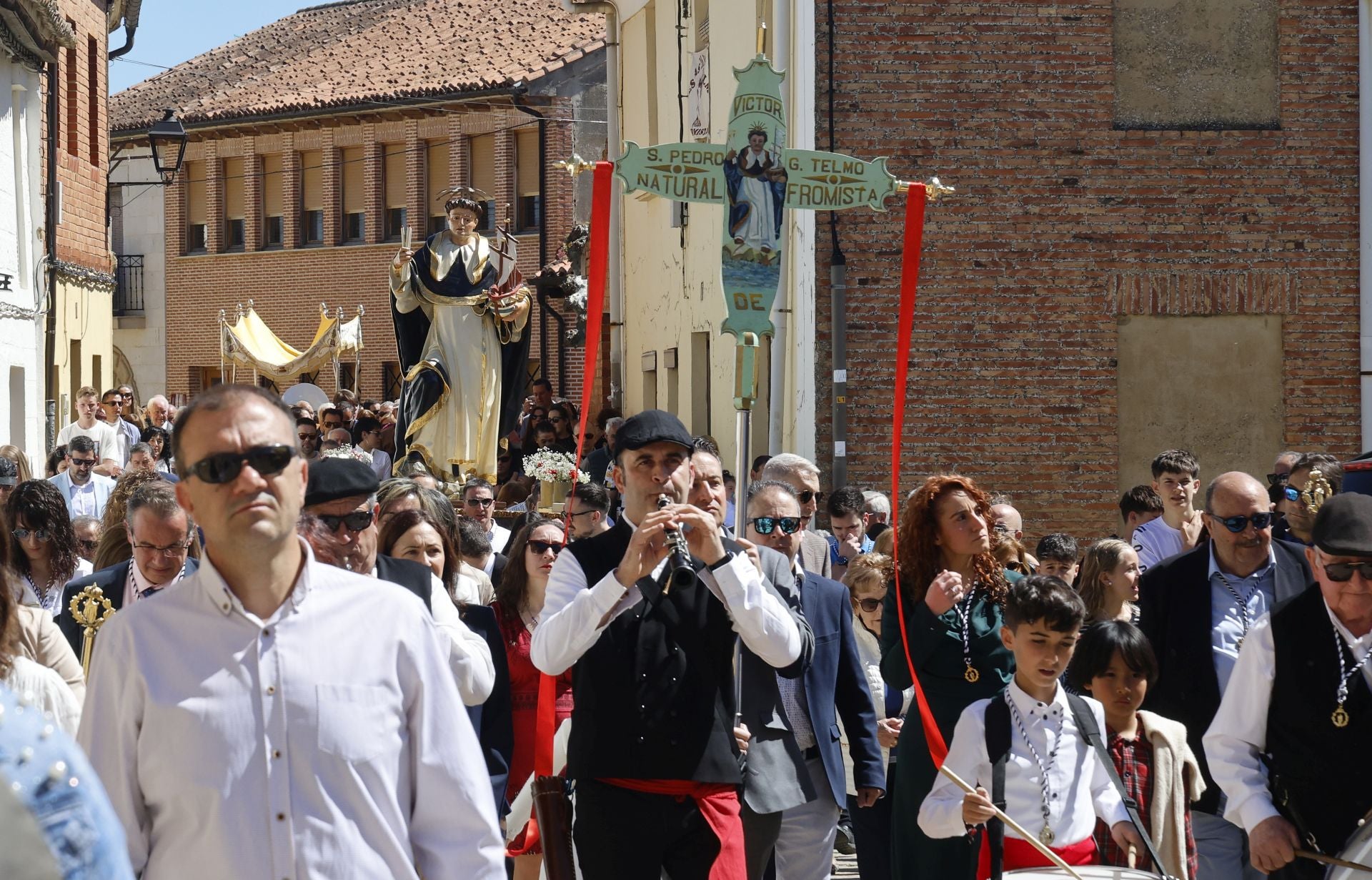 Frómista vibra con la procesión por San Telmo