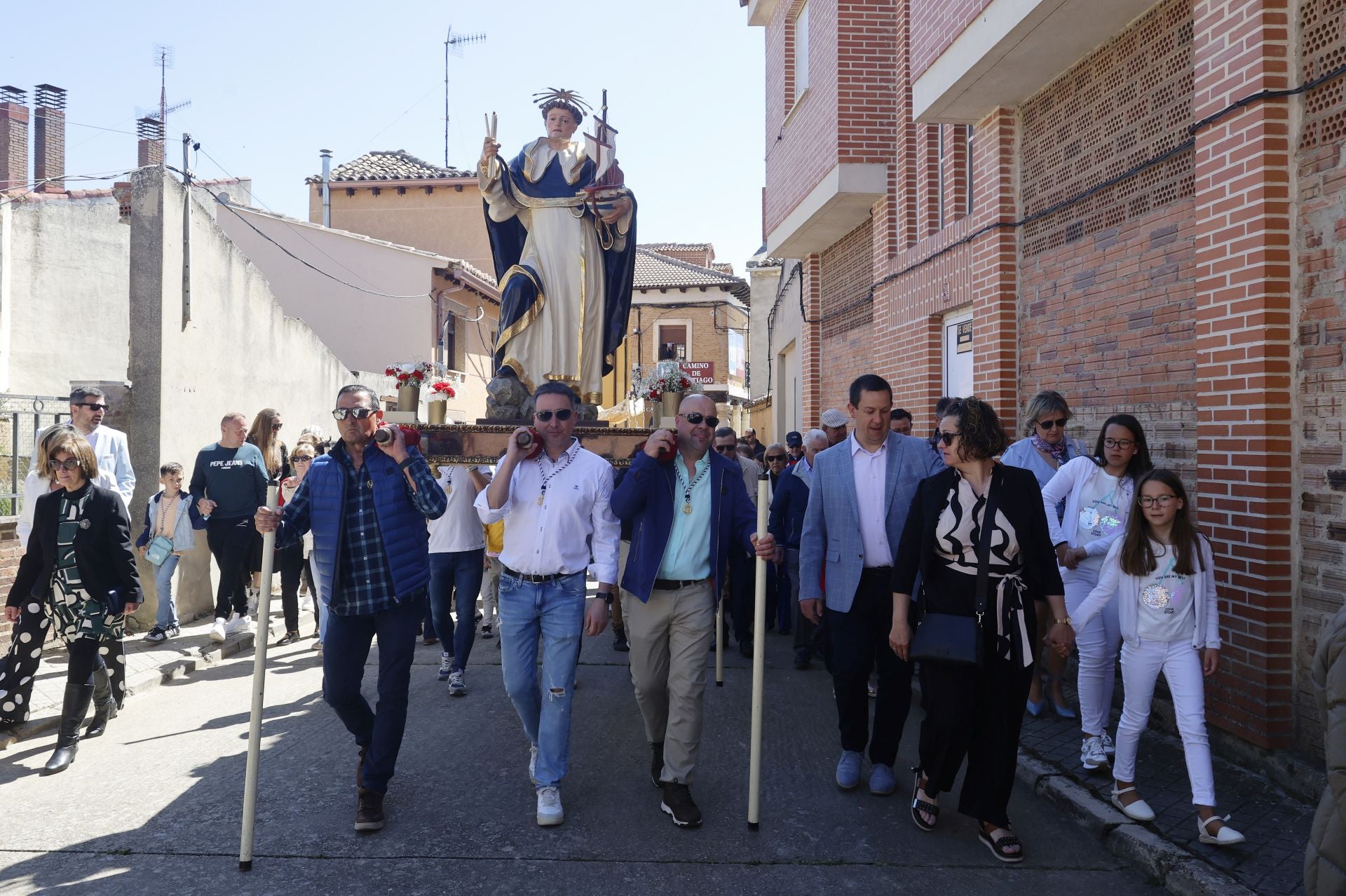 Frómista vibra con la procesión por San Telmo