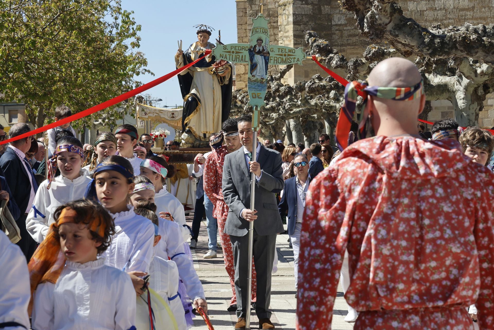 Frómista vibra con la procesión por San Telmo