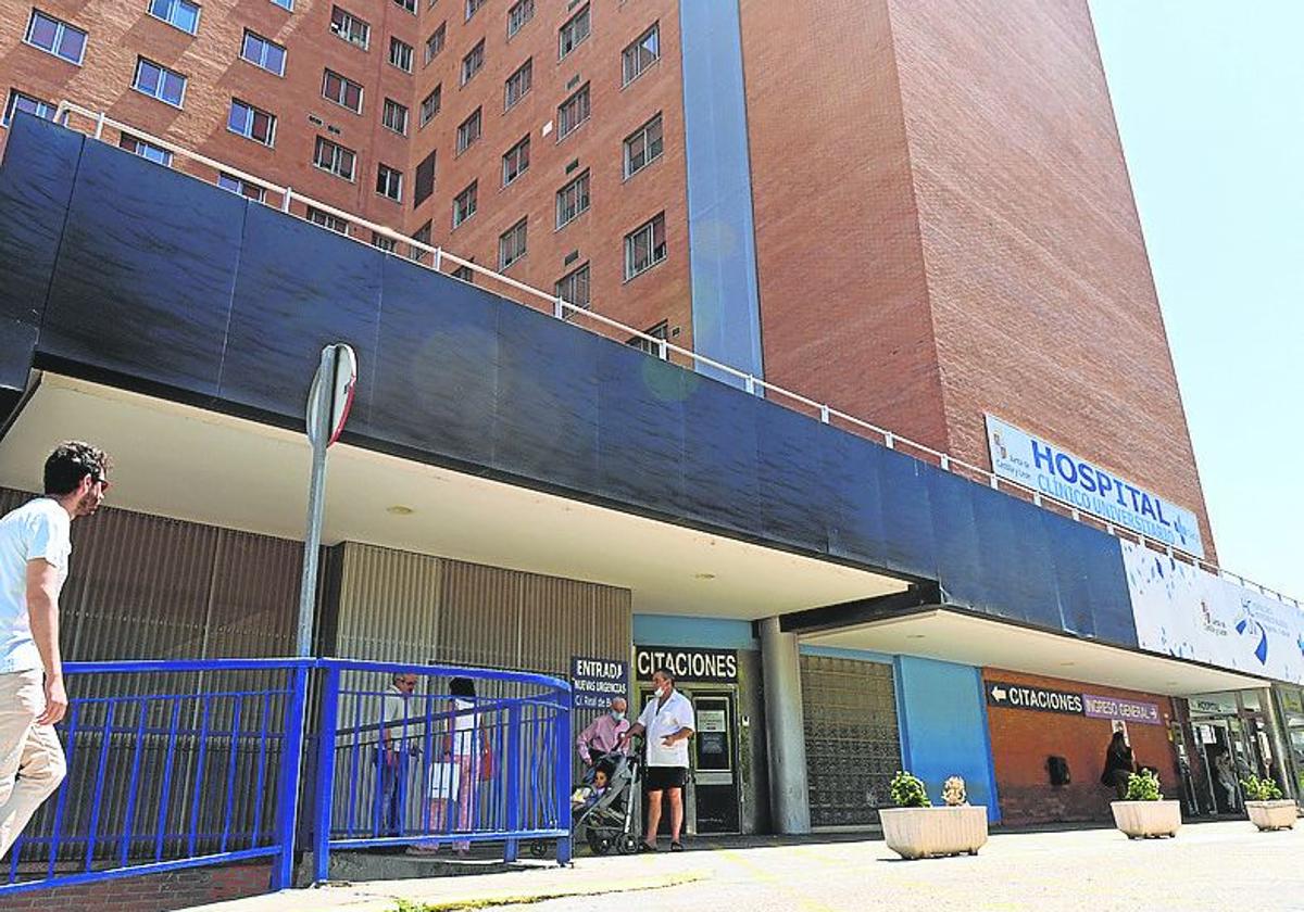 El Clínico saca 254 plazas de enfermería a movilidad interna para cambiar de turno o servicio