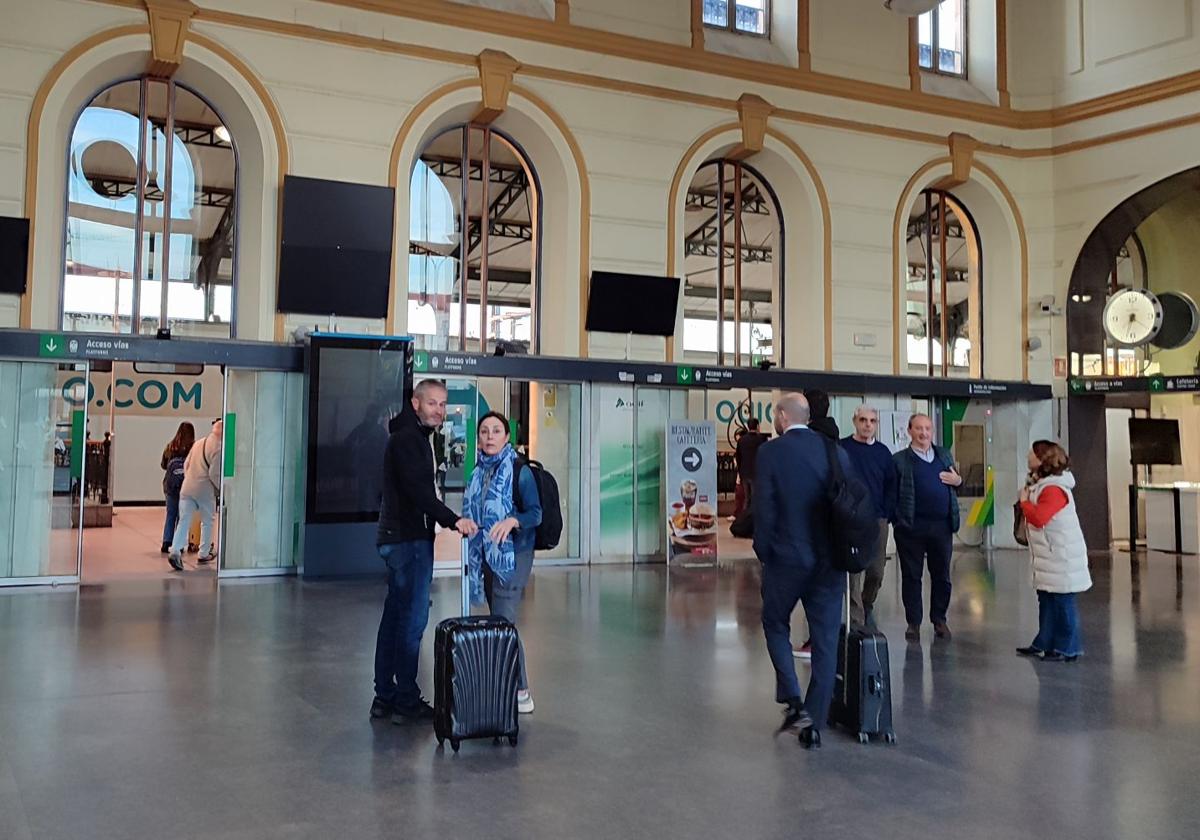 La estación de trenes de Valladolid recupera «poco a poco» la normalidad