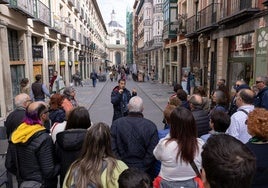 Un grupo de personas, durante una visita guiada en Valladolid.
