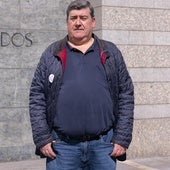 El abogado Roberto Hernández, antes de su declaración como investigado, en las puertas del juzgado.