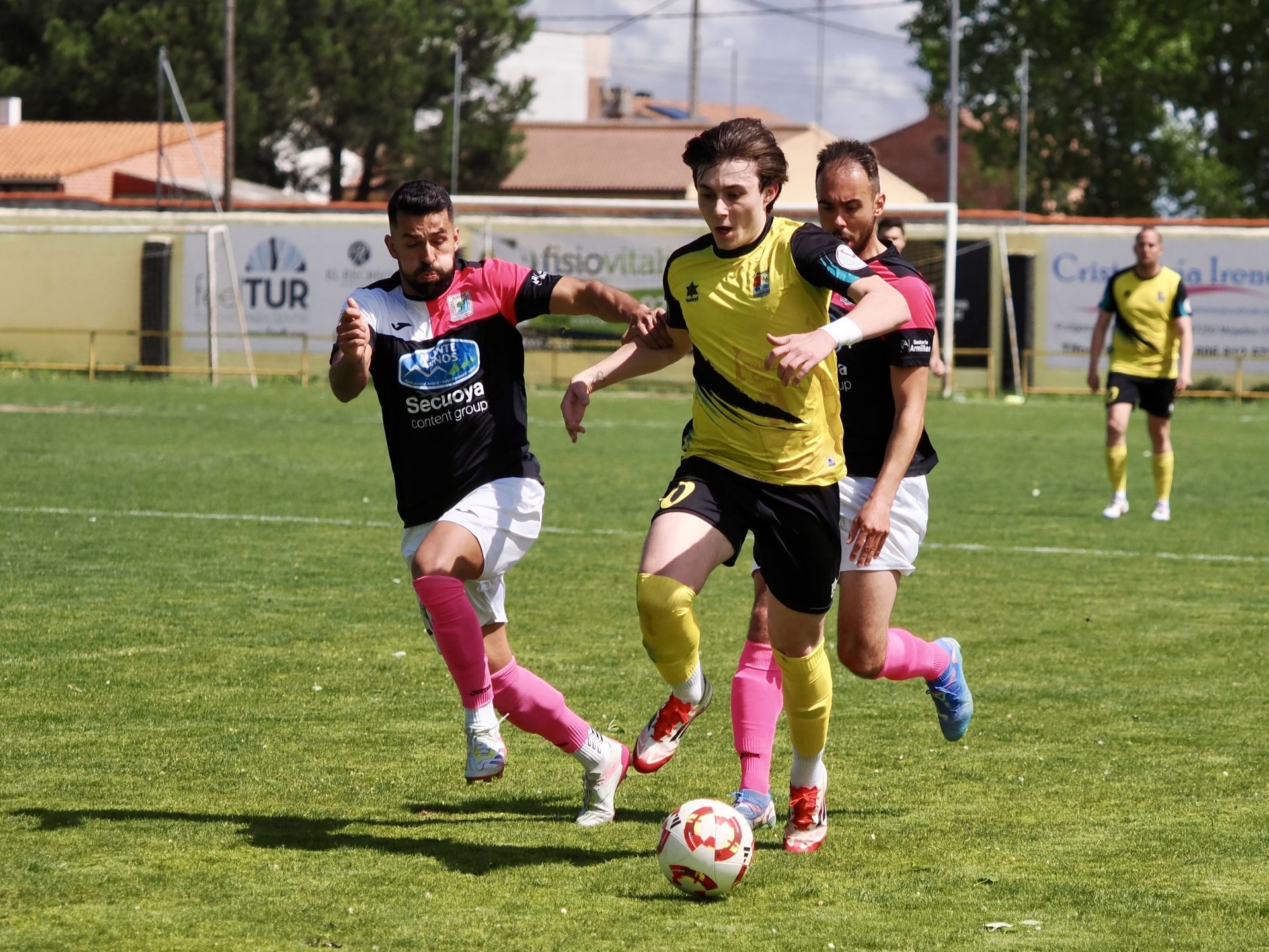 El partido entre el Mojados y el Almazán, en imágenes