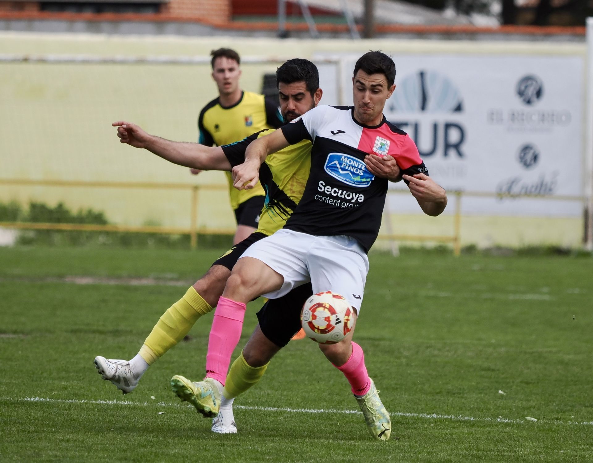 El partido entre el Mojados y el Almazán, en imágenes