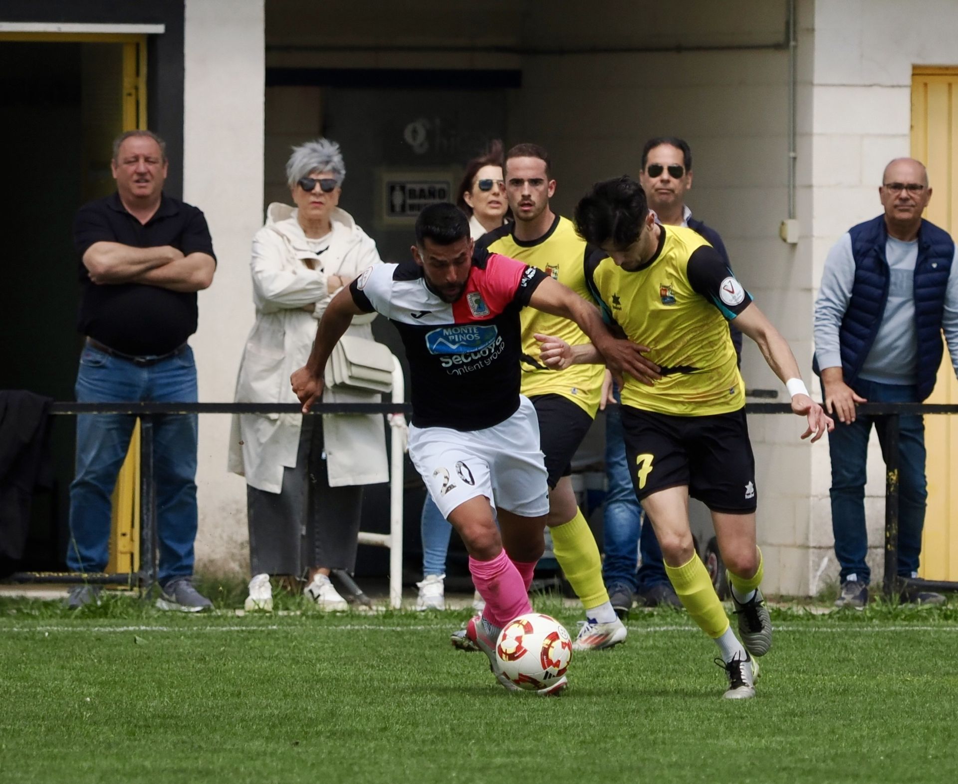 El partido entre el Mojados y el Almazán, en imágenes