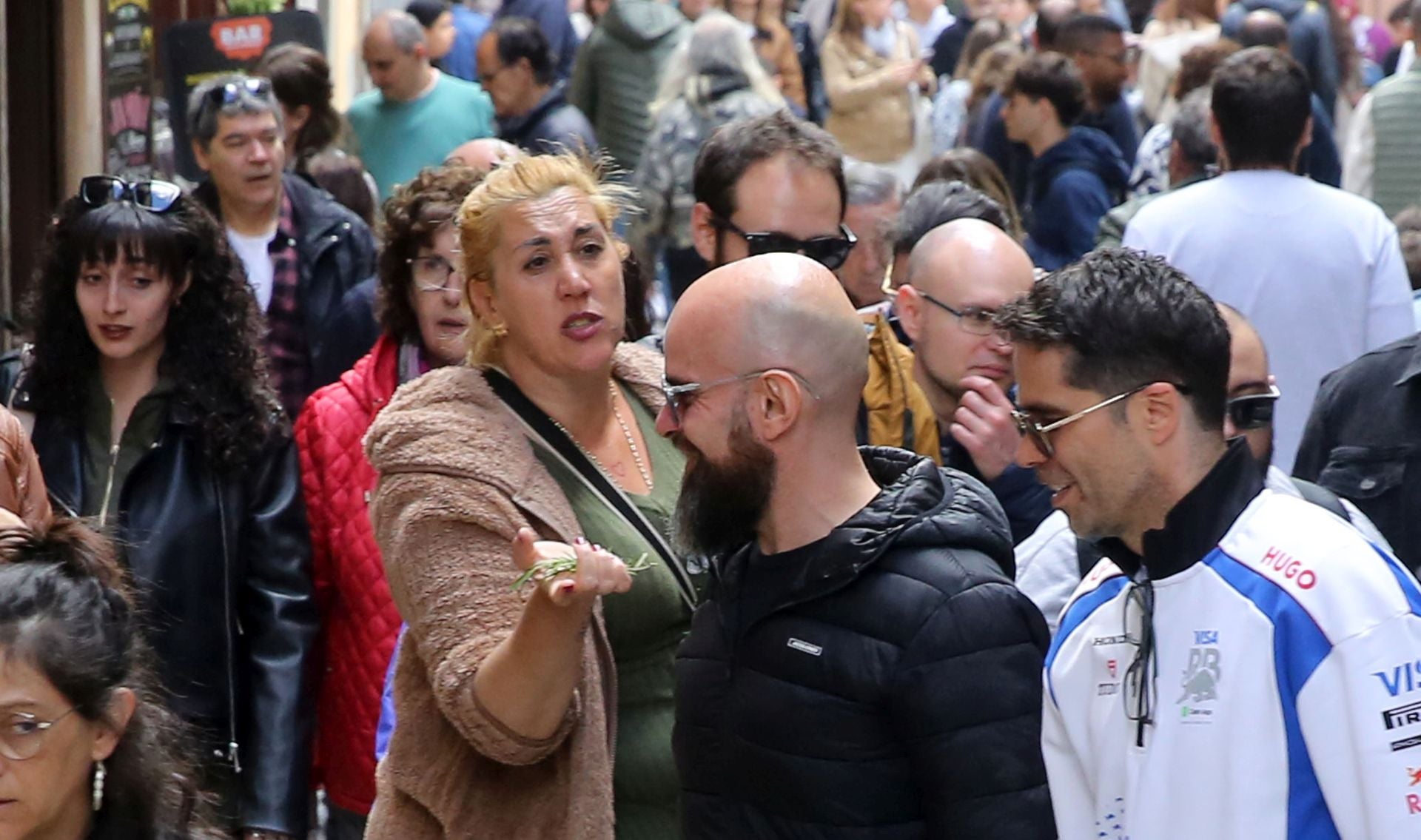 Fotos: Segovia recibe a miles de turistas el primer día del puente