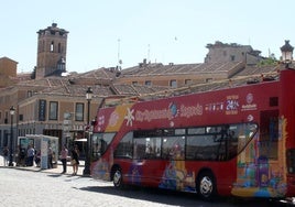 El autobús, durante su primer día de funcionamiento.