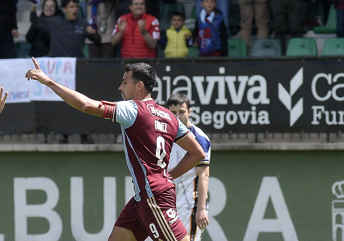 Diego Gómez celebra el gol ante el Barakaldo.
