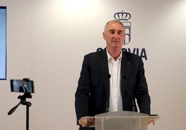 El alcalde de Segovia, José Mazarías, en una rueda de prensa.