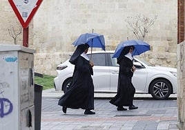 Palencia arranca mayo bajo el paraguas
