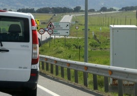 Radar situado en el cruce más peligroso de la carretera N-110 a su paso por la provincia de Segovia.