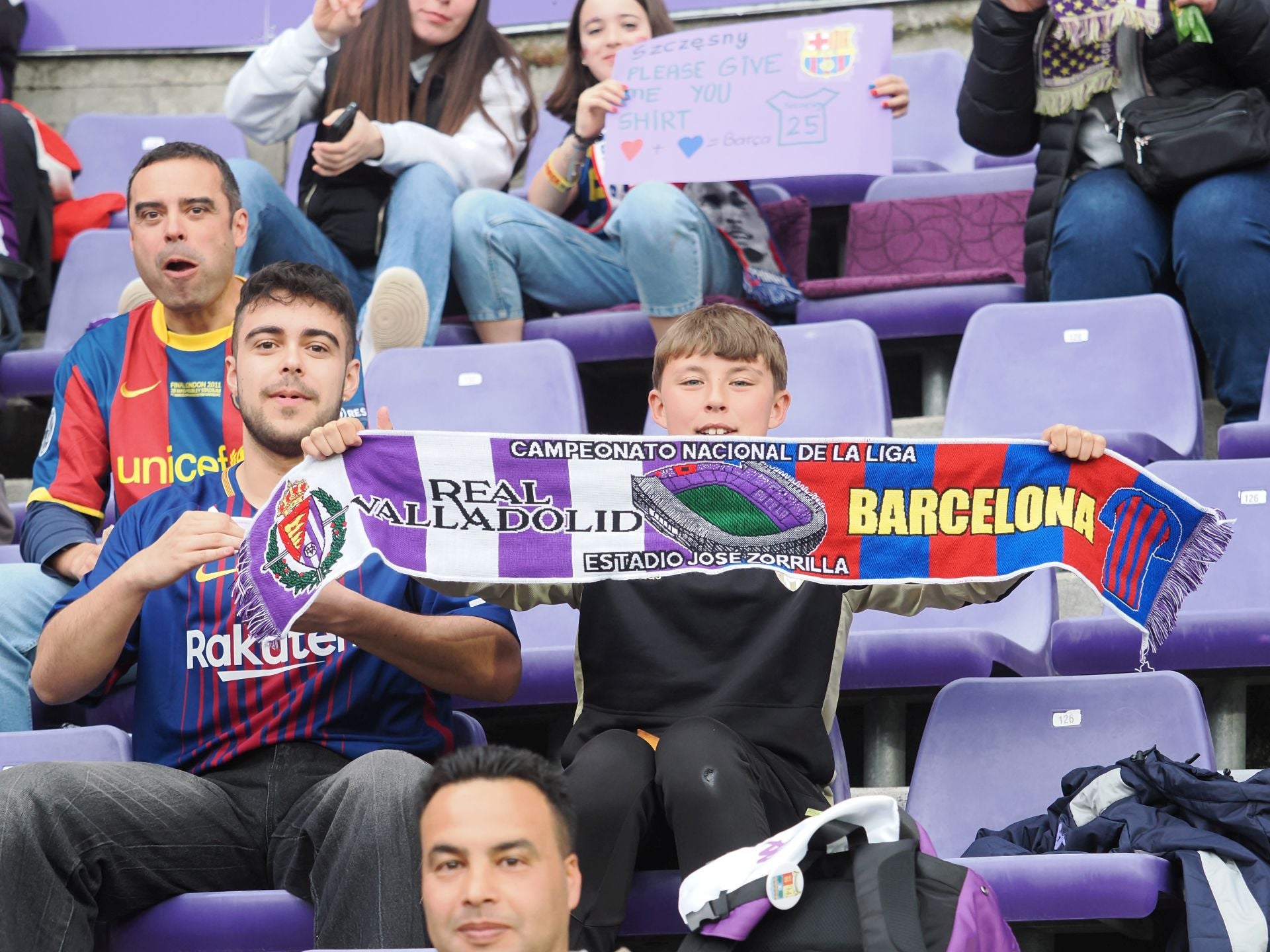 Búscate en la grada del Real Valladolid - FC Barcelona (1/5)