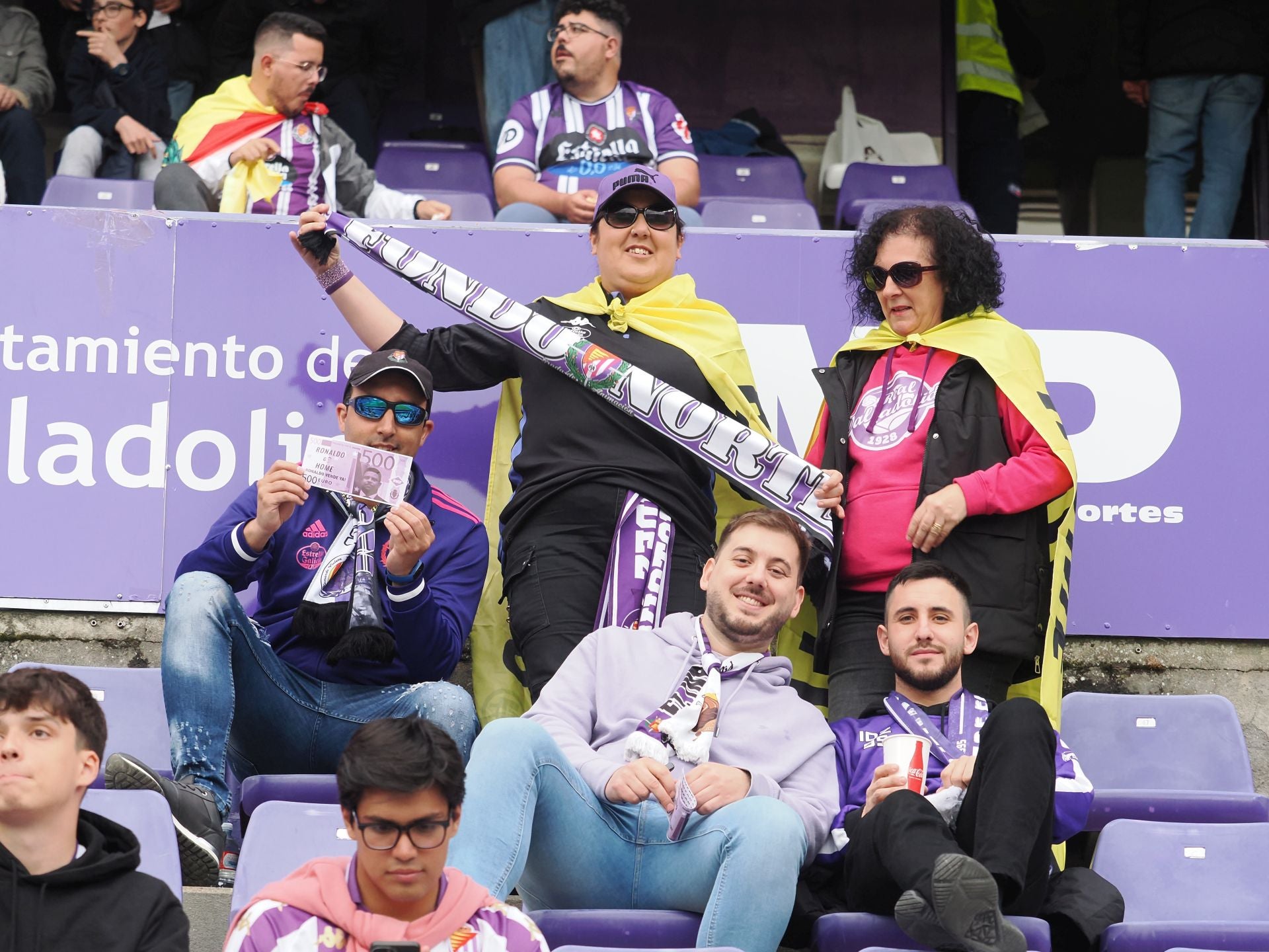 Búscate en la grada del Real Valladolid - FC Barcelona (1/5)