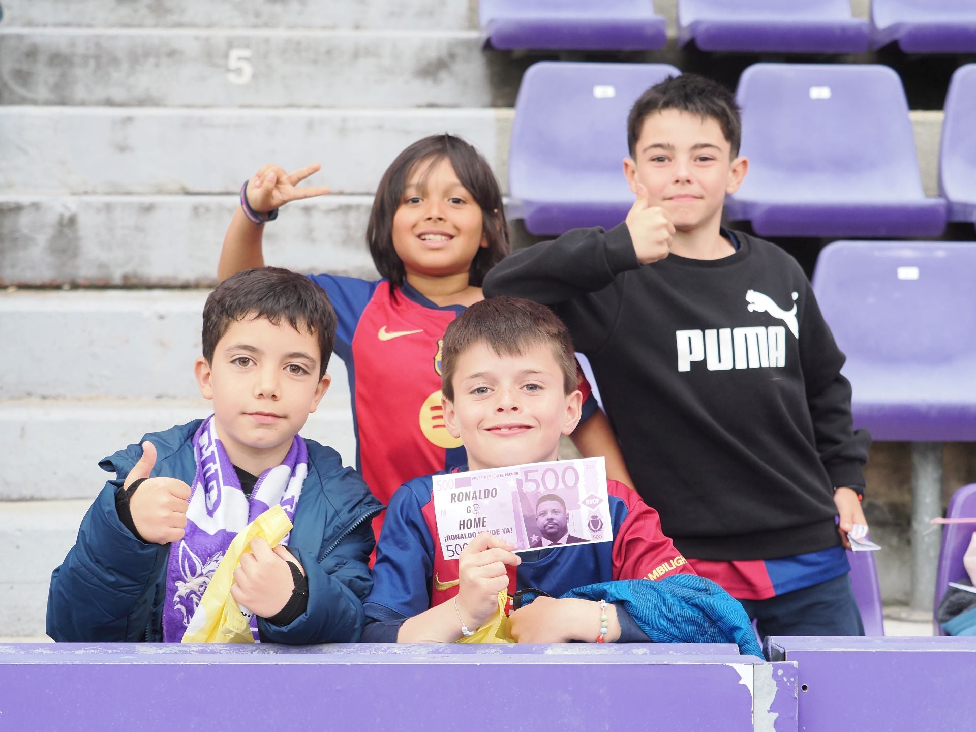 Búscate en la grada del Real Valladolid - FC Barcelona (1/5)