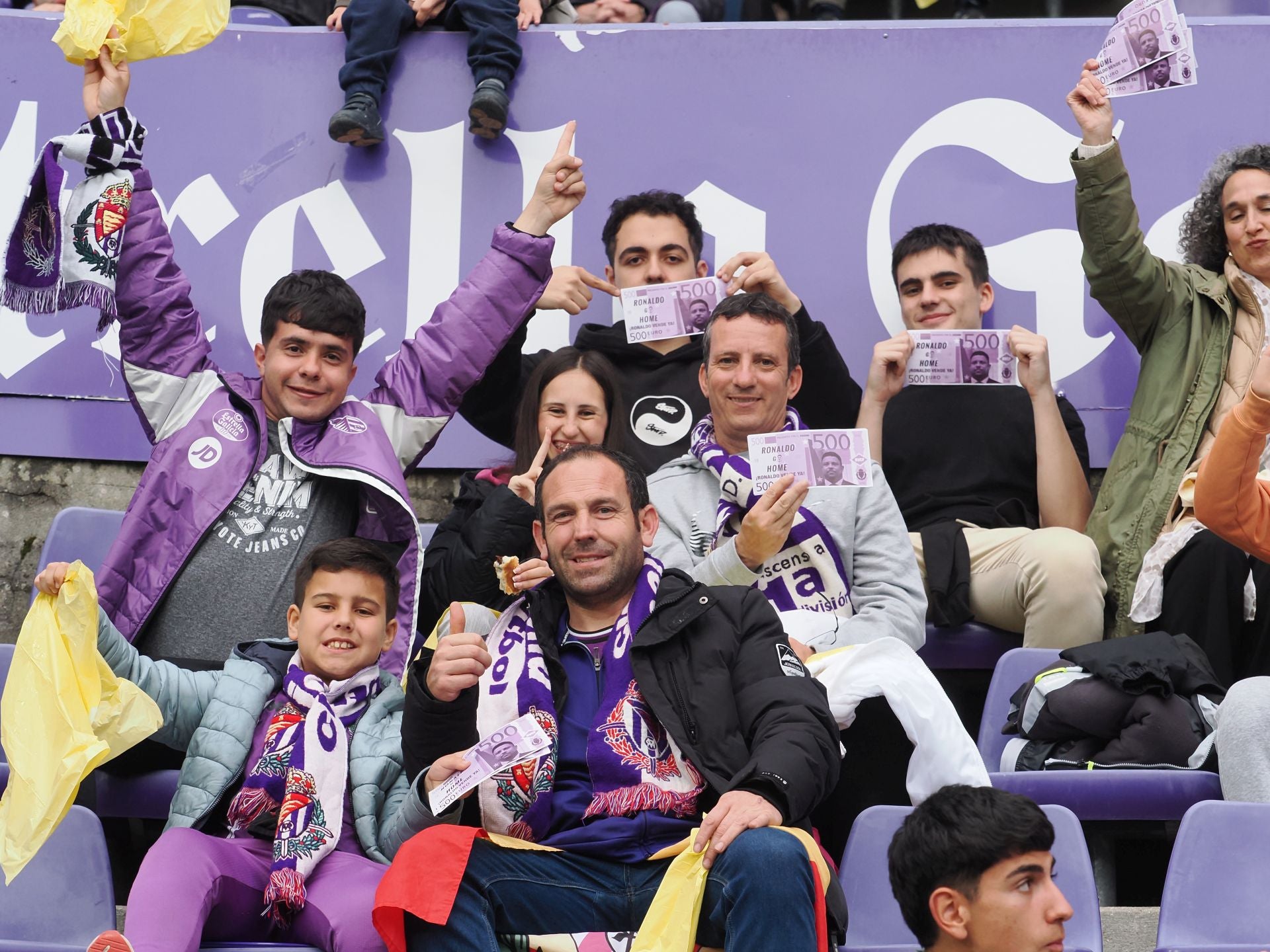 Búscate en la grada del Real Valladolid - FC Barcelona (2/5)