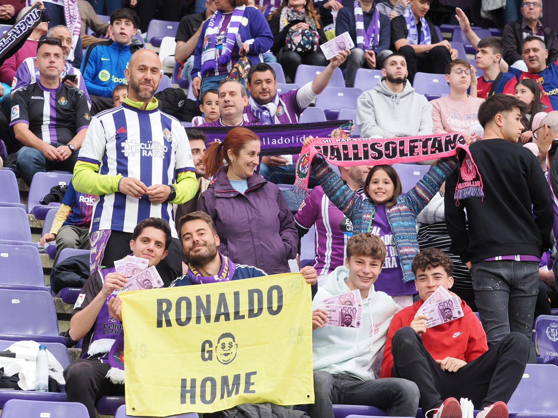 Búscate en la grada del Real Valladolid - FC Barcelona (3/5)