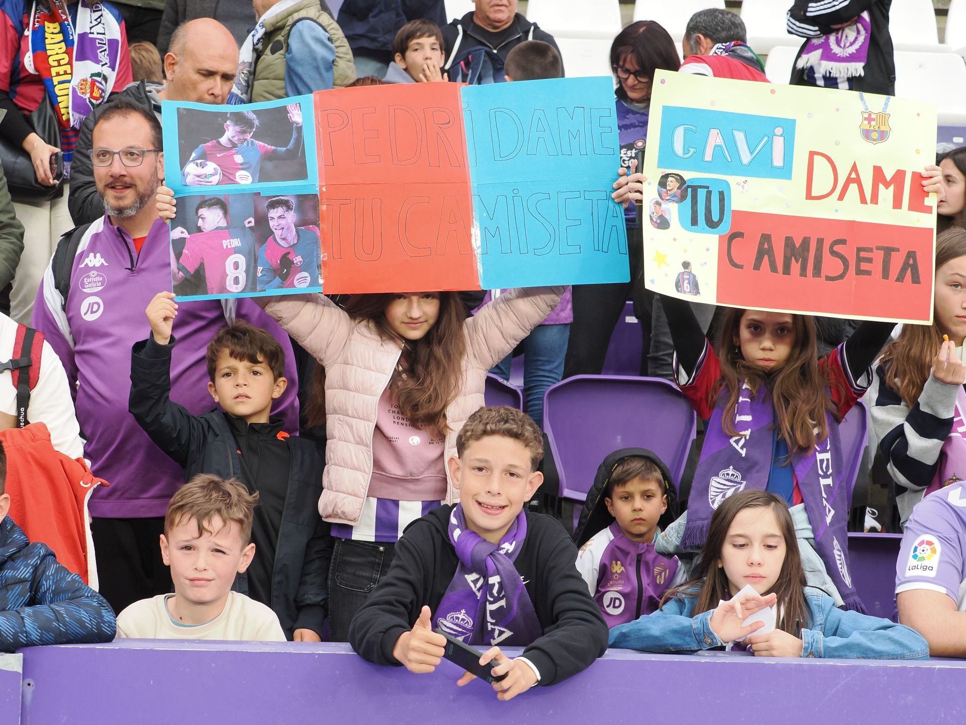 Búscate en la grada del Real Valladolid - FC Barcelona (4/5)